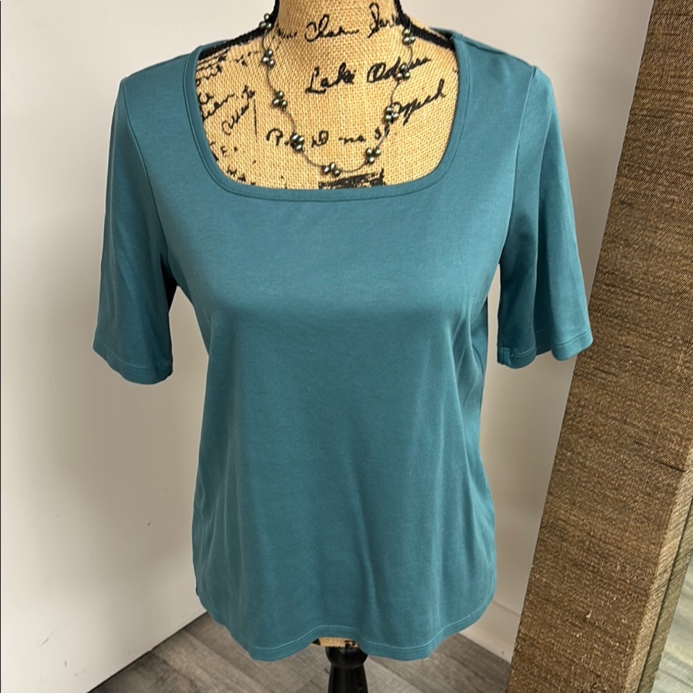 L.L. Bean Green Fitted Short Sleeve T-Shirt